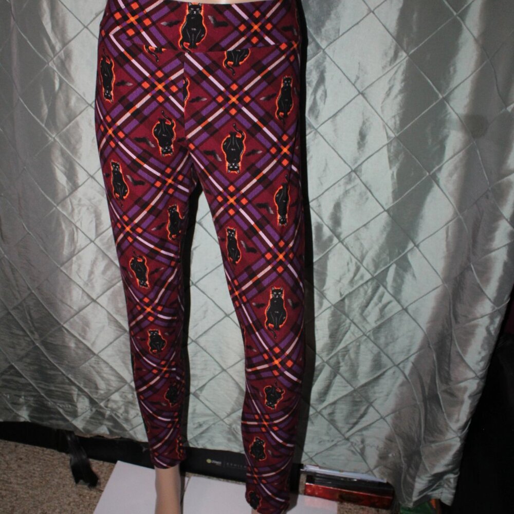 Celebrate! Halloween Women LG (12-14) Maroon Black Cat High Rise‎ Leggings